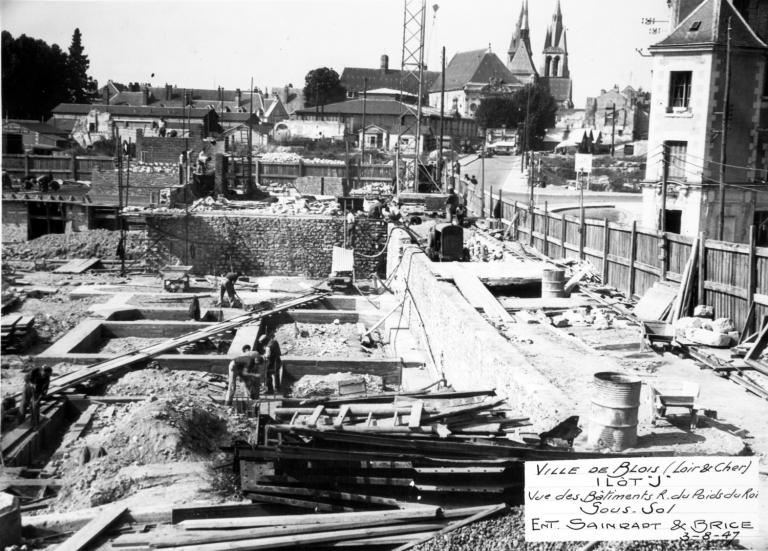 Sous-sol des immeubles de la rue du Poids-du-Roi, 3-08-1947. (Archives départementales de Loir-et-Cher, Blois, 1195 W 44).