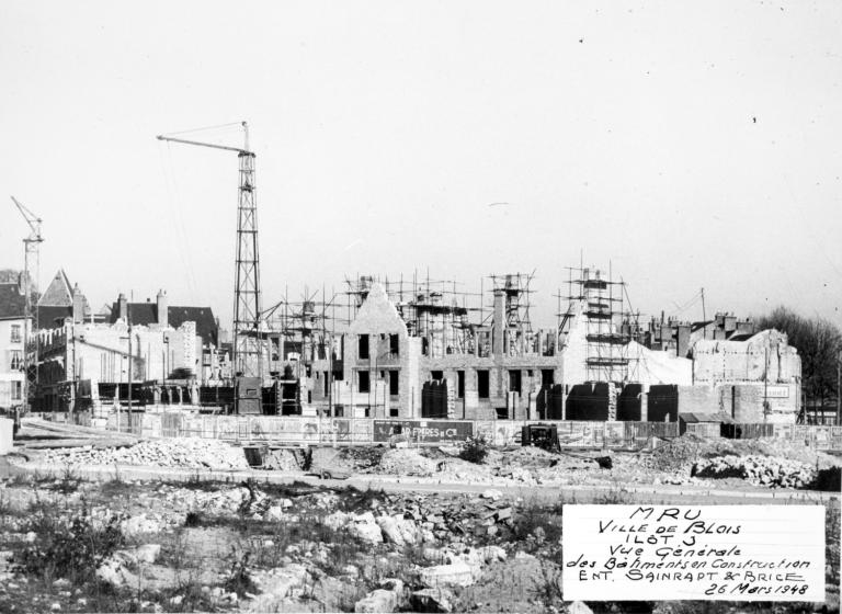 Vue générale des bâtiments en construction, 26-03-1948. (Archives départementales de Loir-et-Cher, Blois, 1195 W 44).