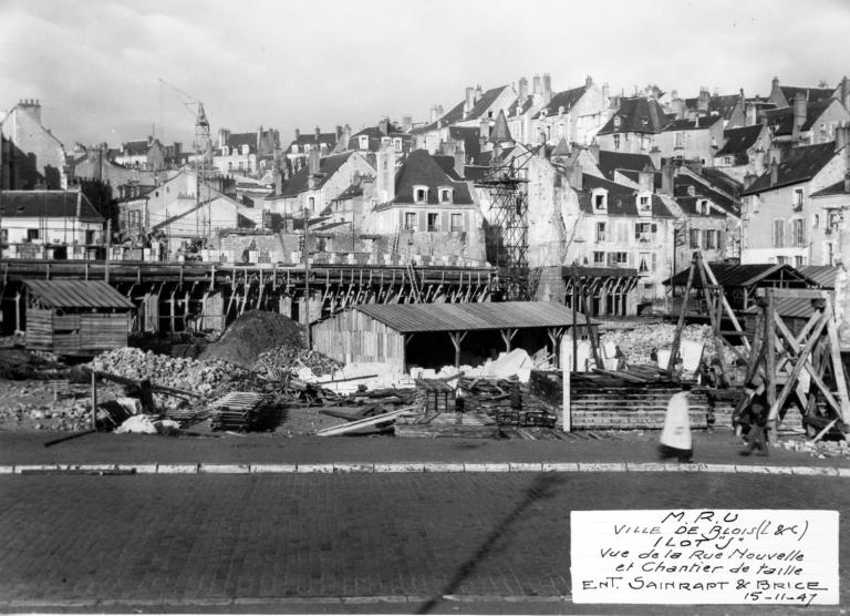 Chantier de taille. (Archives départementales de Loir-et-Cher, Blois, 1195 W 44). ; Rue Henry-Drussy et chantier de taille, 15-11-1947 (Archives départementales de Loir-et-Cher, Blois, 1195 W 44).