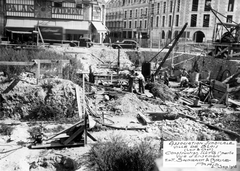 Construction de l'Ilot G : 1e partie, vue d'ensemble, 2-09-1948. (Archives départementales de Loir-et-Cher, Blois, 1195 W 44).