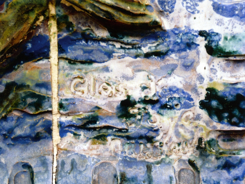 Détail de la sirène aux étoiles de mer, signature : Clos de Joye  JC ORLEANS (s. en bas à droite).