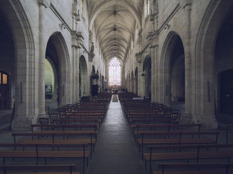 La nef, vue depuis l'entrée