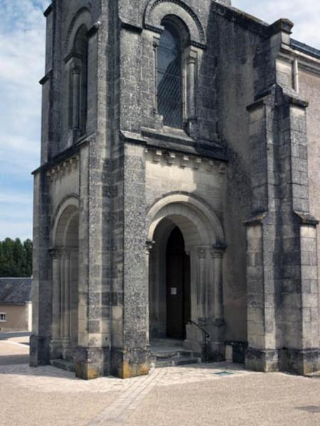 Vue extérieure : portail.