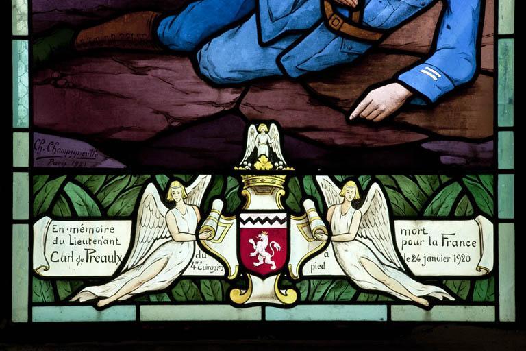 Détail de la baie 3 : inscriptions.