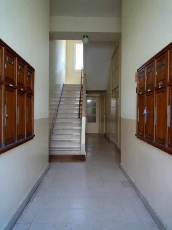 Hall d'entrée commun aux 18 et 20 rue du Commerce.