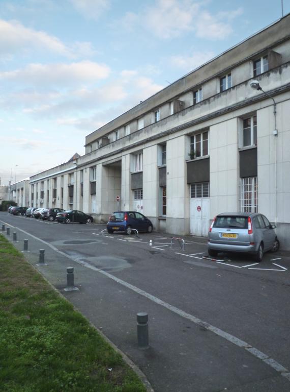 Façades postérieures des immeubles de la rue du Commerce, vues depuis le coeur d'îlot. ; Façades sur le jardin François-1er.