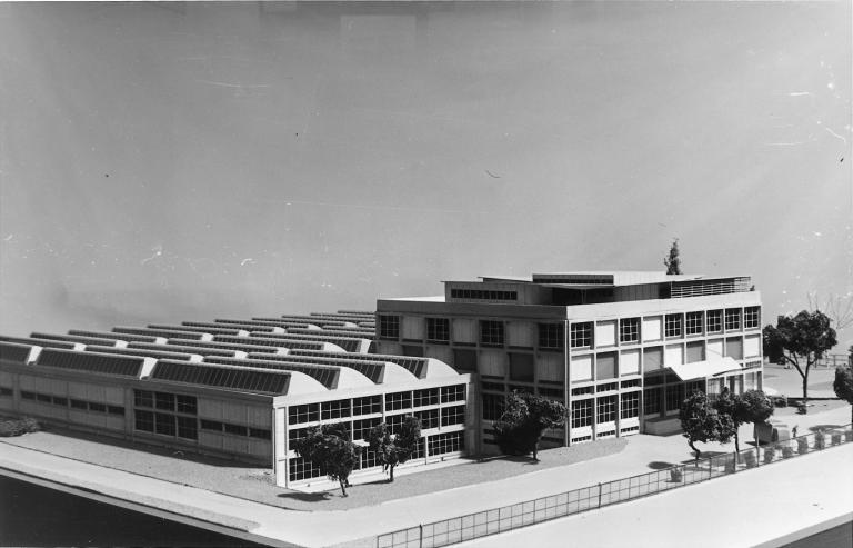 Vue de la maquette de l'imprimerie, [195?]. (archives privées du groupe Serge Laski, établissements Mame).