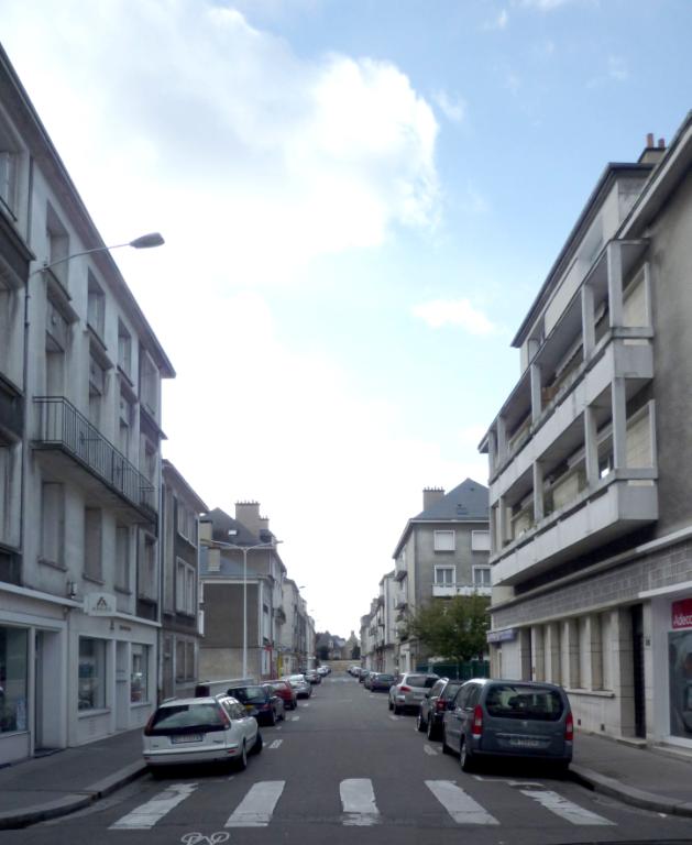 Rue Richelieu, vue depuis la rue des Déportés. ; Façades des îlots O et N rue Richelieu, vues depuis la rue des Déportés. ; Façades des îlots O et N donnant sur la rue Richelieu, vues depuis la rue des Déportés.