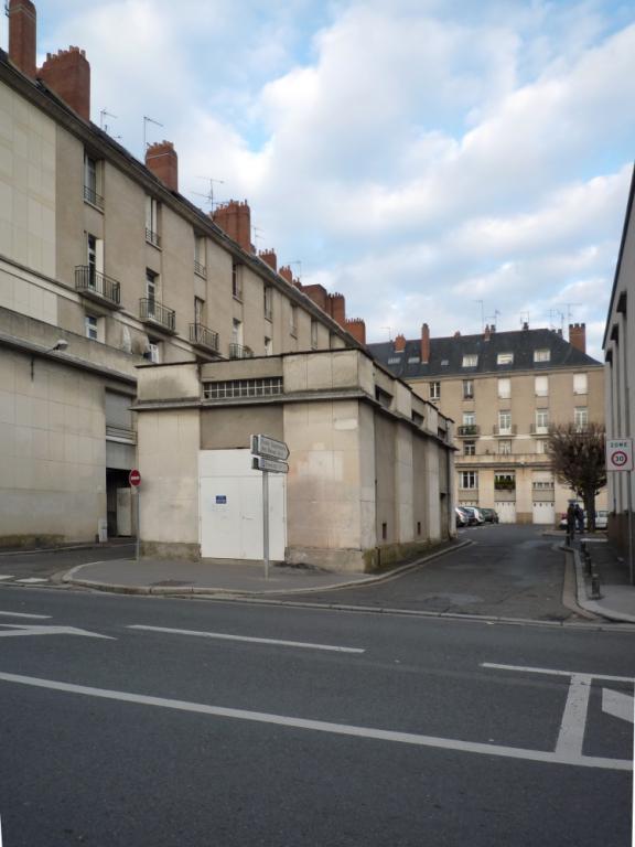 Poste de transformation de l'îlot ABC, vu depuis la rue Constantine.
