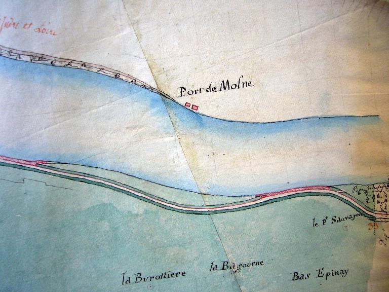 Projet de construire une rampe d'abordage pour le bac (à gauche) avec mention de l'actuelle rampe servant au bac, 17 juin 1863, plan dressé par le conducteur des Ponts-et-Chaussées. (archives départementales d'Indre-et-Loire, S 5143). ; Projet de construire une rampe d'abordage pour le bac (à gauche) avec mention de l'actuelle rampe servant au bac, 17 juin 1863, plan dressé par le conducteur des Ponts-et-Chaussées. (archives départementales d'Indre-et-Loire, S 5143). ; Projet de construire une rampe d'abordage pour le bac (à gauche) avec mention de l'actuelle rampe servant au bac, 17 juin 1863, plan dressé par le conducteur des Ponts-et-Chaussées. (archives départementales d'Indre-et-Loire, S 5143).