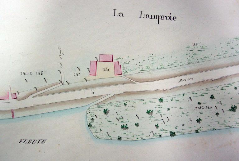 Le port d'Amboise et le château. Vue aérienne de Henrard, 1949.