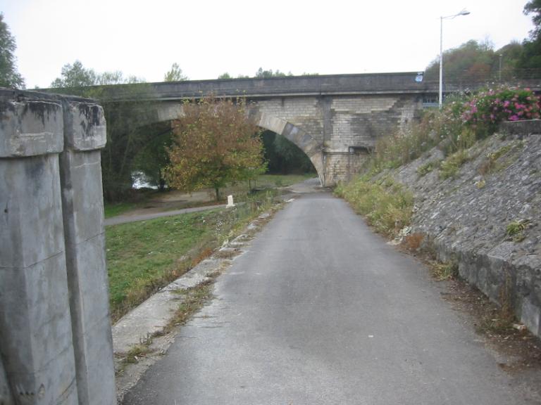 Vue d'ensemble vers l'amont.