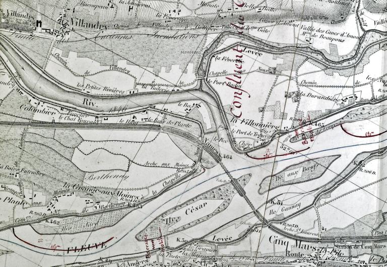 Ancien urinoir (1866) situé près de l'église. Il n'y a plus de porte.