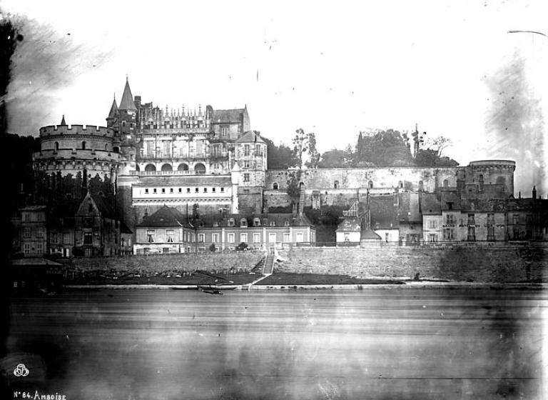 Prolongement du quai à l'aval de Chouzé, plan dressé par le sous ingénieur Lenoir, 7 décembre 1911. (archives départementales d'Indre-et-Loire, S 5010). ; Prolongement du quai à l'aval de Chouzé, plan dressé par le sous ingénieur Lenoir, 7 décembre 1911. (archives départementales d'Indre-et-Loire, S 5010).