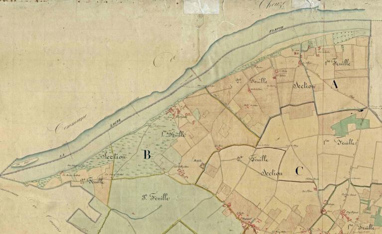 Rampe permettant d'accéder à la cale en tablier depuis le quai de la ville.