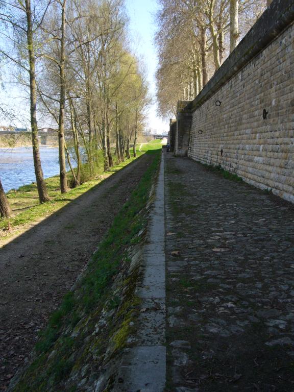 Les aménagements portuaires de la Loire : commune de Candes-Saint-Martin (Indre-et-Loire)