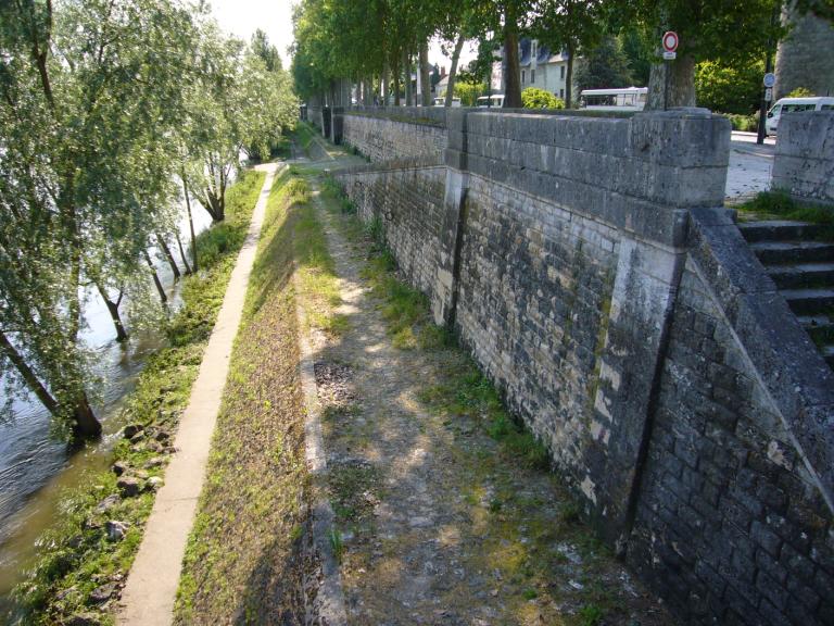 Escalier permettant autrefois l'accès au fleuve.