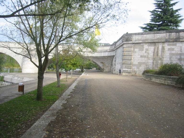 Extrait du cadastre napoléonien de 1813 : l'embouchure de la Choizille au Pont de la Motte. (archives départementales d'Indre-et-Loire, 3 P 2/109/2).