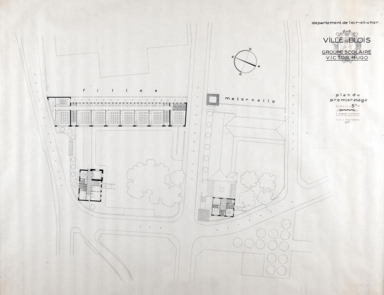 Projet de groupe scolaire par A. Aubert et A. Pronier, plan du 1e étage, 1947. (Fonds A. Aubert. SIAF/ Cité de l'architecture et du Patrimoine / Archives d'architecture du XXe siècle, 072 IFA : 322). ; Projet de groupe scolaire par A. Aubert et A. Pronier, plan du 1e étage, 1947. (Fonds A. Aubert. SIAF/ Cité de l'architecture et du Patrimoine / Archives XXe siècle, 072 IFA : 322).