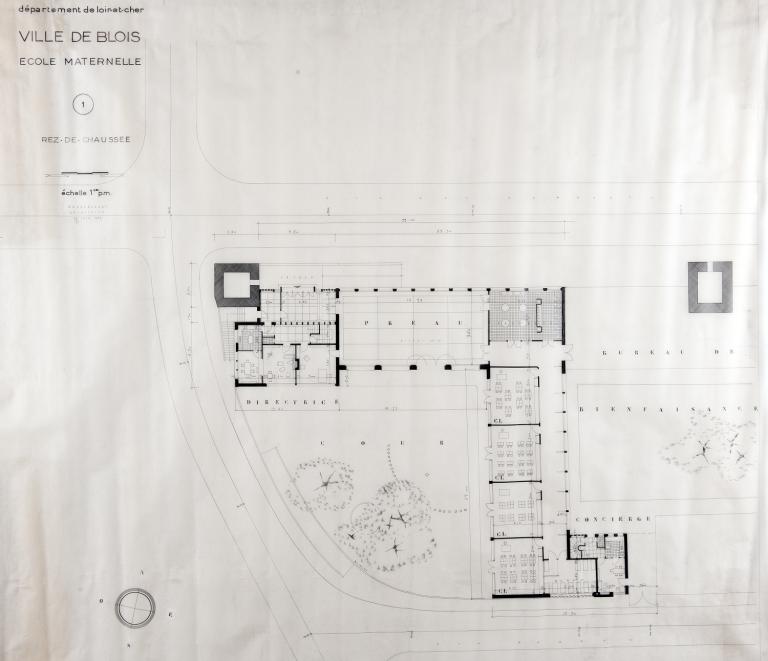 Projet d'école maternelle, plan du rez-de-chaussée par A. Aubert, 06-1953. (Fds A. Aubert. SIAF/Cité de l'architecture et du patrimoine/Archives d'architecture du XXe s., 072 IFA : 322).