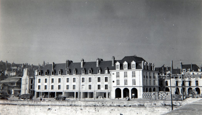 Ilot I en cours de construction, vers 1952. (Fonds A. Aubert. SIAF/ Cité de l'architecture et du Patrimoine / Archives XXe siècle, 072 IFA : 14). ; Ilot I en cours de construction, vers 1952. (Fonds A. Aubert. SIAF/ Cité de l'architecture et du Patrimoine / Archives XXe siècle, 072 IFA : 14).