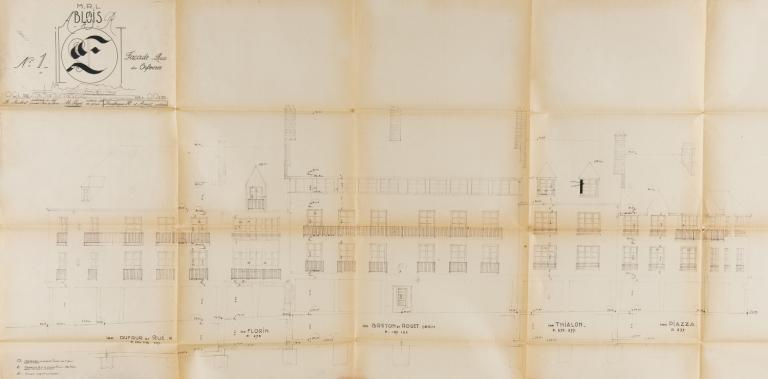 Façade sur la rue des Orfèvres, 10-1953. (Archives départementales de Loir-et-Cher, Blois, 1195 W 43).