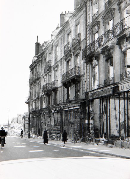 Ruines, rue Denis-Papin, 1940. (Archives communales, Blois, 2 Fi 22).