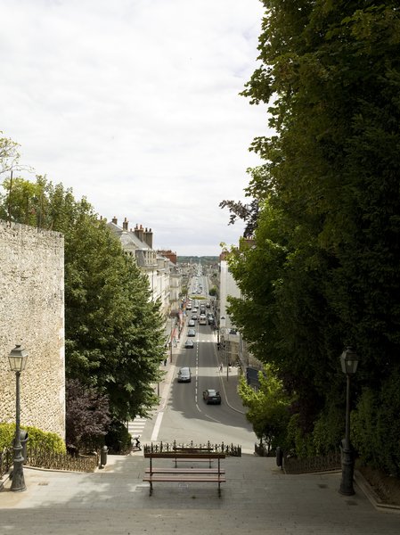 L'axe de la rue Denis-Papin depuis l'escalier monumental.