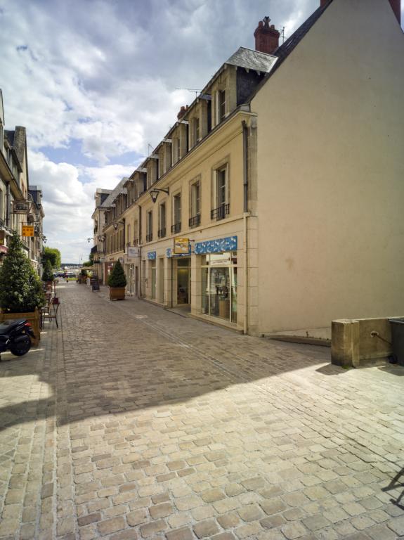 Façade sur la rue Henry-Drussy et accès au coeur d'îlot.