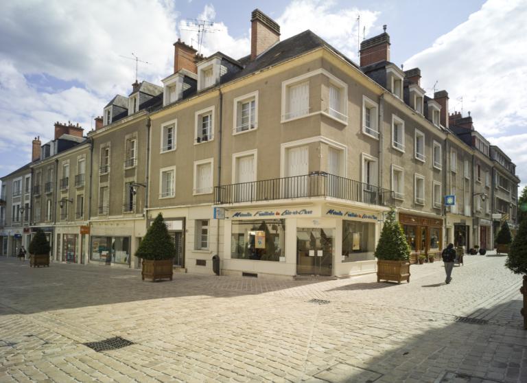 Exemple de séquence d'immeubles, 4 à 8 rue du Commerce. ; Angle nord-est, entre la rue du Commerce et la rue Emile-Laurens