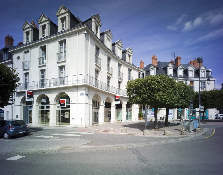 Façade de l'îlot I sur le rond-point de la Résistance. ; Façade sur le rond-point de la Résistance.