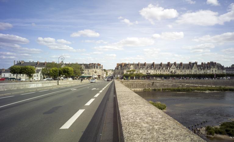 Tête de pont de la rive gauche vue depuis le pont. ; Tête de pont de la rive gauche vue depuis le pont.