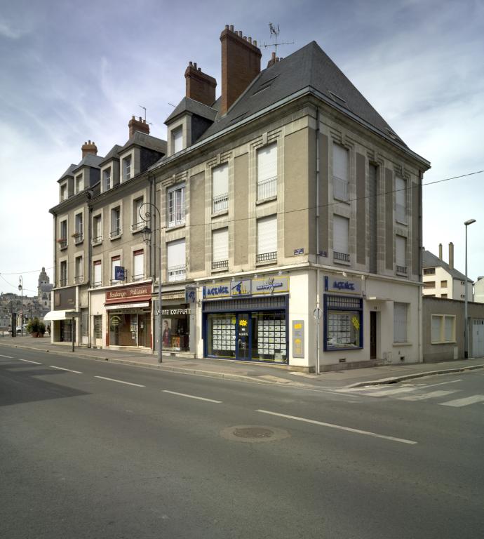 Façade sur l'avenue du Président-Wilson et angle avec la rue des Alliés. ; Façades à l'angle de l'avenue du Président-Wilson et de la rue des Alliés.