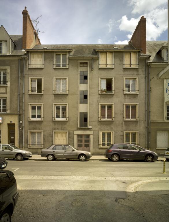 Façade sur rue du 6 rue du Premier-Septembre. ; Façade sur rue.