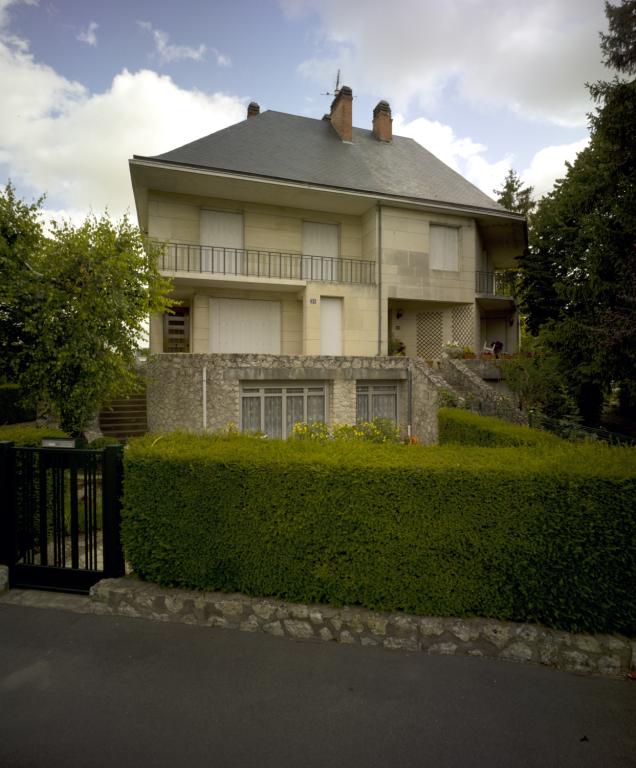 Maisons jumelles du 29-31 avenue du Maréchal-Leclerc. ; Vue des maisons jumelles voisines.