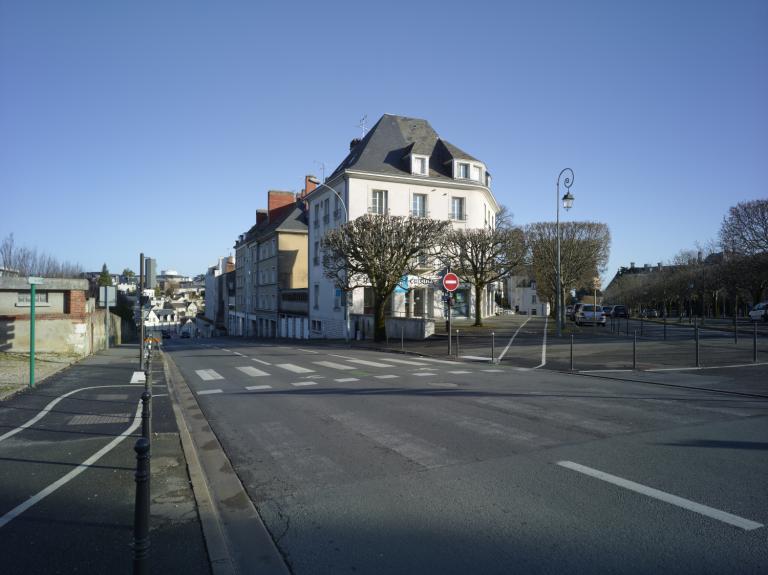 Façade nord-ouest de l'îlot U, donnant sur la rue Jean-Moulin.