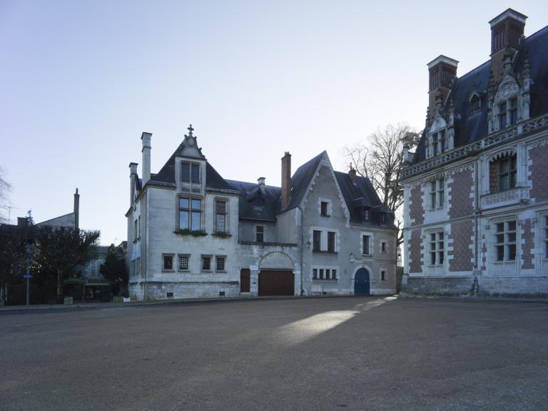 Vue depuis le nord. ; Les Hôtels d'Amboise et d'Epernon vus depuis le nord.