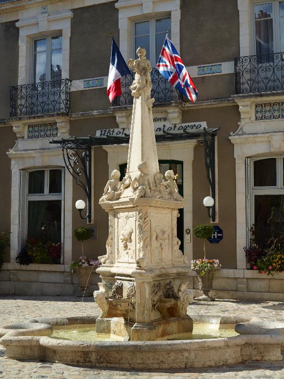 Vue générale de la fontaine.