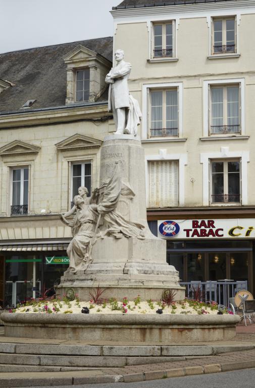 Vue générale de face.