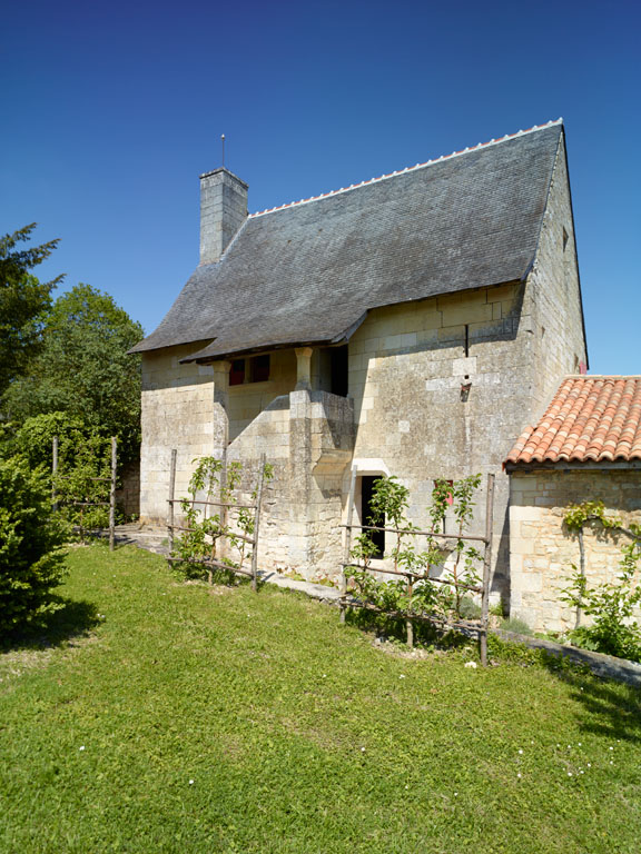 Logis : vue d'ensemble de la façade antérieure.