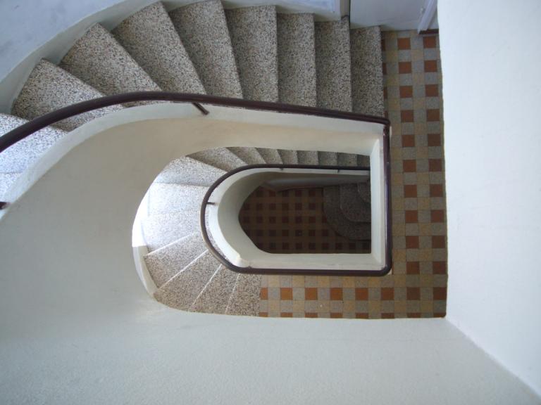 Exemple d'escalier dans tour demi-hors-oeuvre, 15 rue du Président-Wilson.