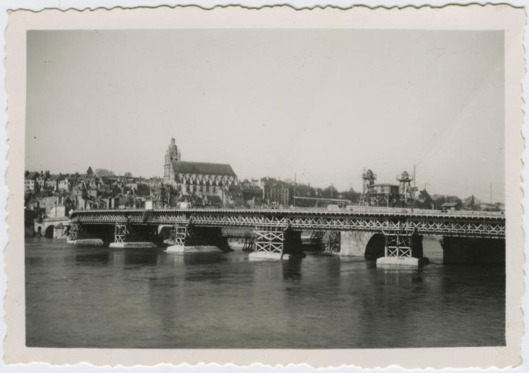 La seconde passerelle provisoire, 1946. Auteur inconnu (Collection particulière, B. Guignard).