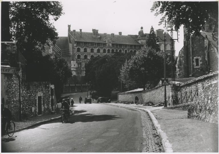 La rue Gallois, avant le percement de la rue du Père-Monsabré, vers 1940. (Collection particulière, B. Guignard).