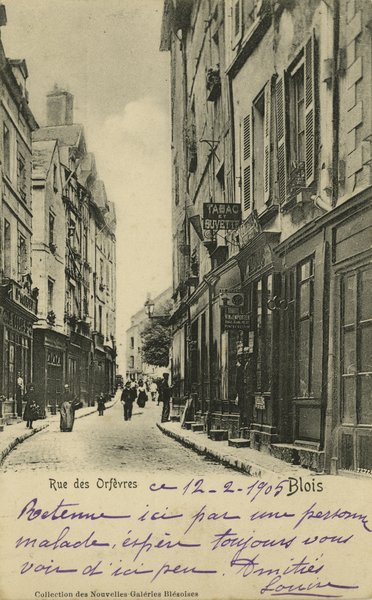 Vues de Blois avant-guerre : la rue des Orfèvres en direction de la rue du Commerce. (Collection particulière, B. Guignard).