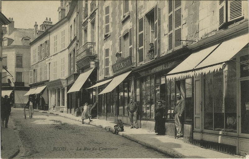 Vues de Blois avant-guerre : la rue du Commerce. (Collection particulière, B. Guignard).