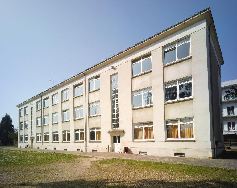 Bâtiment d'enseignement O, vue depuis le sud.