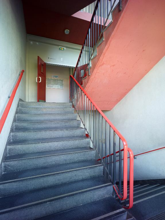 Bâtiment M, escalier intérieur, vu depuis l'est.