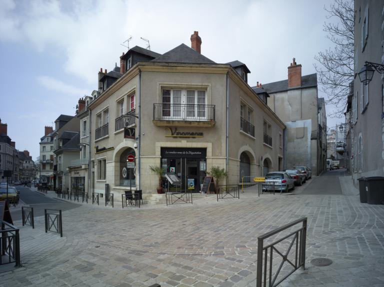 Angle de la rue du Poids-du-Roi et de la rue des Juifs, vu depuis l'ouest.