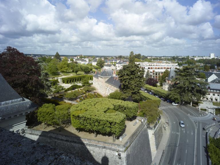 L'avenue Jean-Laigret vue depuis le toit du Château.