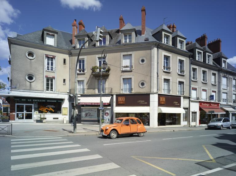 Façades sur l'avenue Wilson.